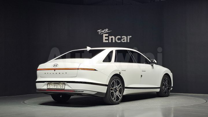 Hyundai Grandeur 2023 — 2