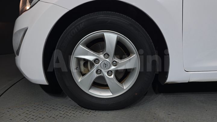 Hyundai Avante 2014 — 5