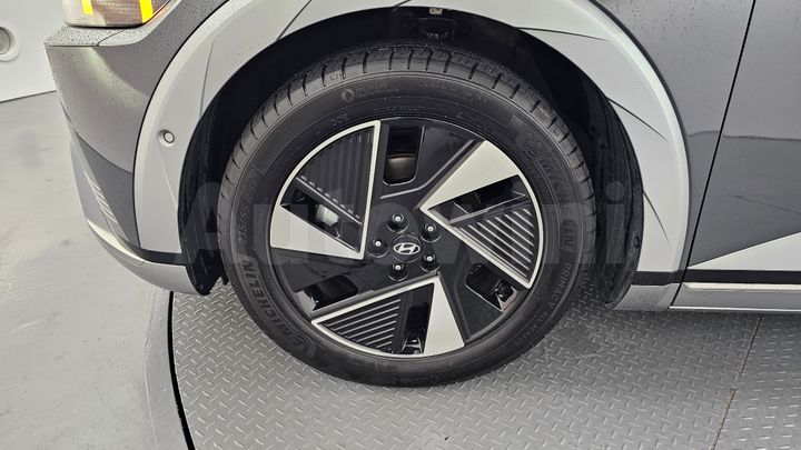 Hyundai Ioniq5 2025 — 5