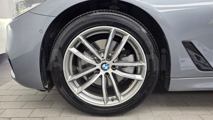 BMW 5 Series 2017 — 5