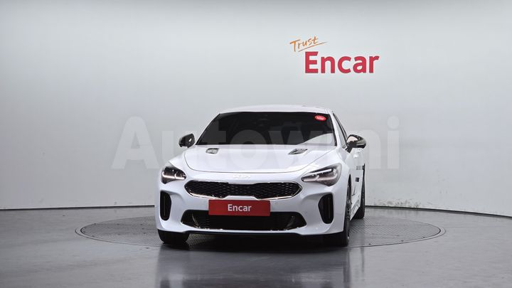 Kia Stinger 2023 — 3