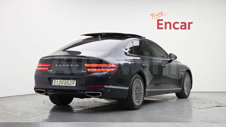 Genesis G80 2023 — 2