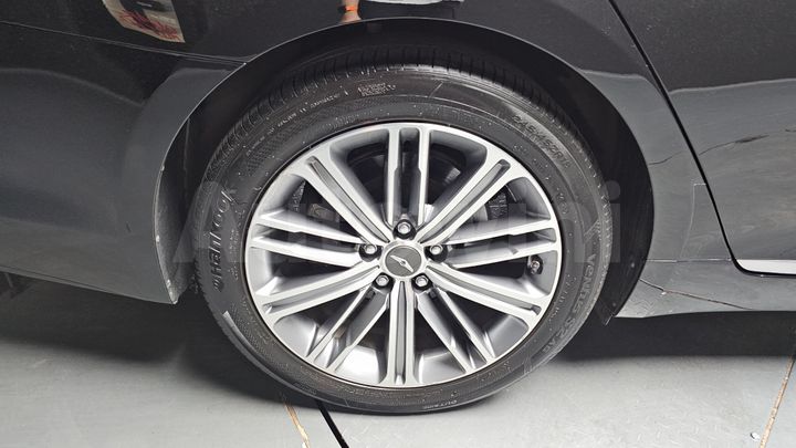 Genesis G80 2017 — 5
