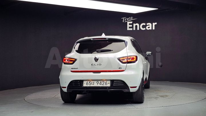 Renault Clio 2018 — 4