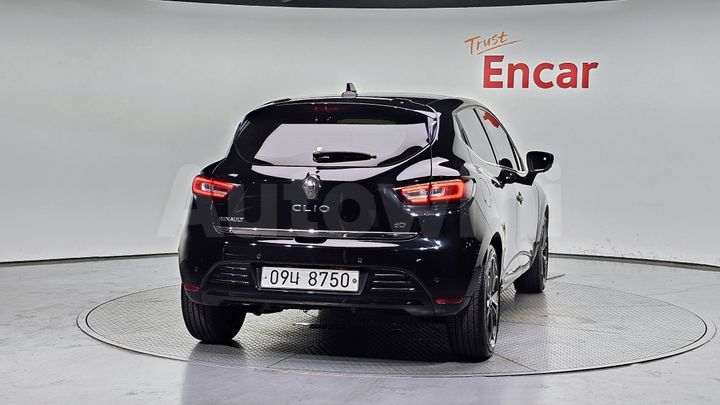 Renault Clio 2018 — 4