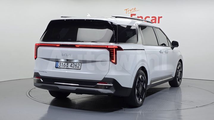Kia Carnival 2024 — 2