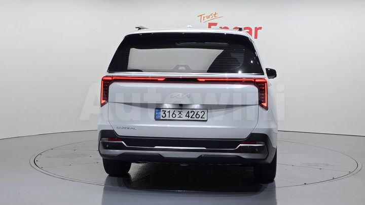 Kia Carnival 2024 — 4