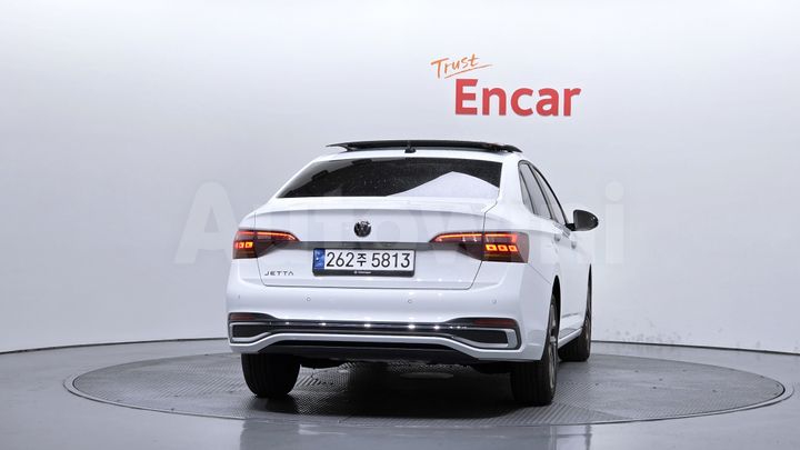 Volkswagen Jetta 2024 — 4
