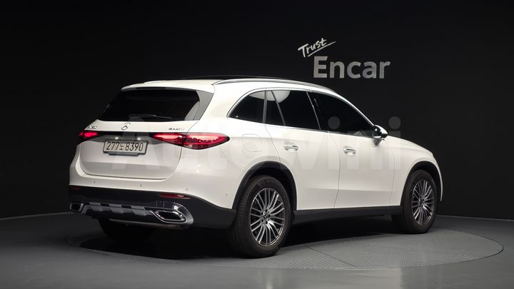 Mercedes-Benz GLC Class 2026 — 2