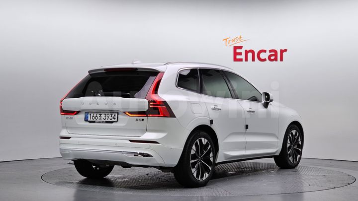 Volvo XC60 2026 — 2