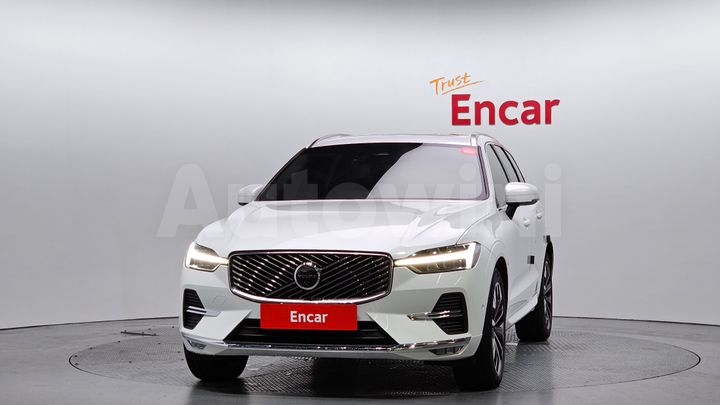 Volvo XC60 2026 — 3