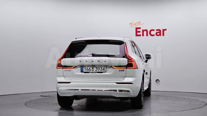 Volvo XC60 2026 — 4