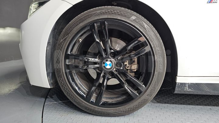 BMW 3 Series 2018 — 5