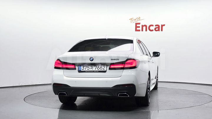 BMW 5 Series 2022 — 3