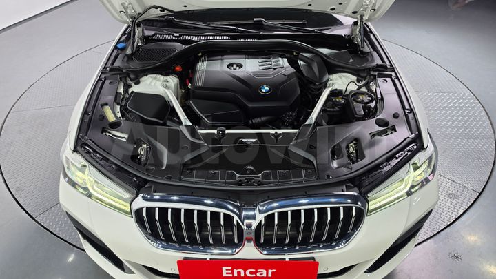 BMW 5 Series 2022 — 5
