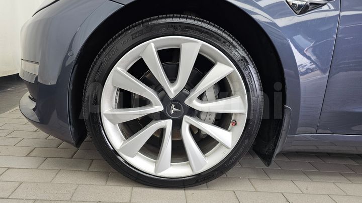 Tesla Model 3 2020 — 5