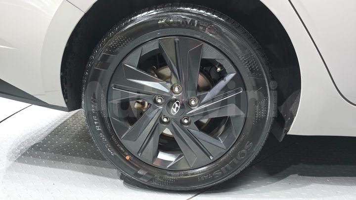 Hyundai Avante 2023 — 5