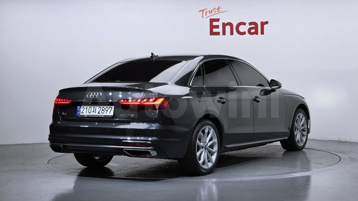 Audi A4 2023 — 2