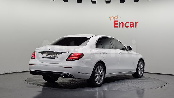 Mercedes-Benz E Class 2020 — 2