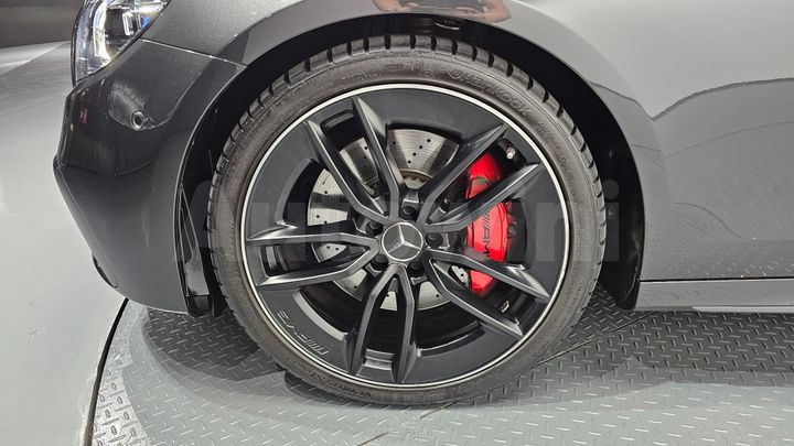 Mercedes-Benz E Class 2023 — 5
