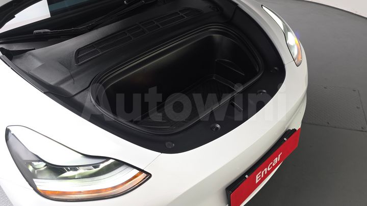 Tesla Model Y 2024 — 5