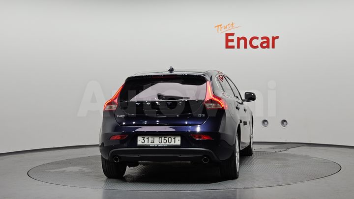 Volvo V40 2016 — 4