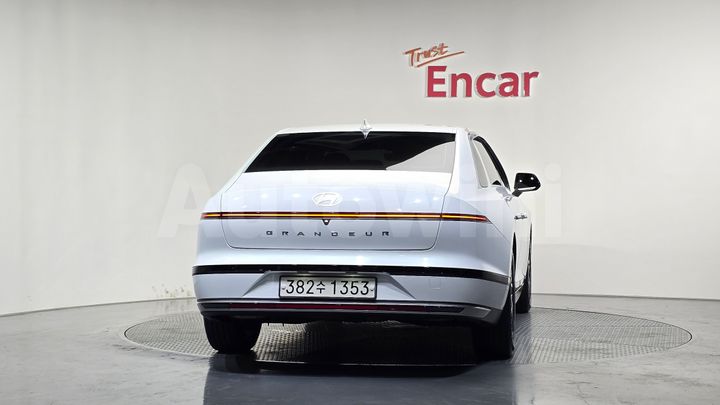 Hyundai Grandeur 2026 — 4