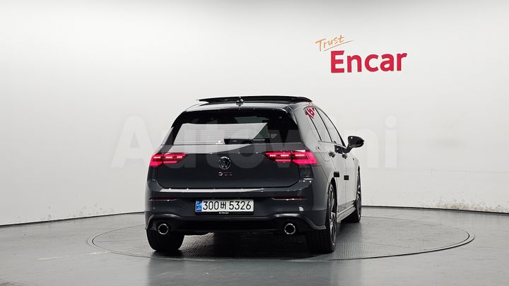 Volkswagen Golf 2024 — 4