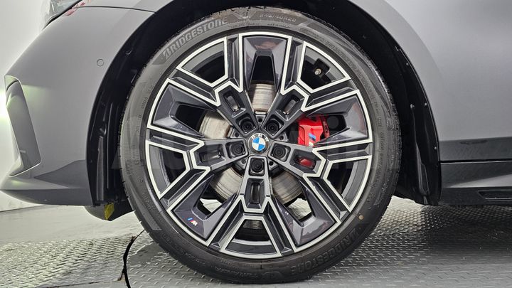 BMW 5 Series 2026 — 5