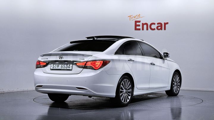 Hyundai Sonata 2013 — 2