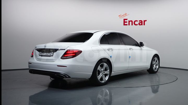 Mercedes-Benz E Class 2017 — 2