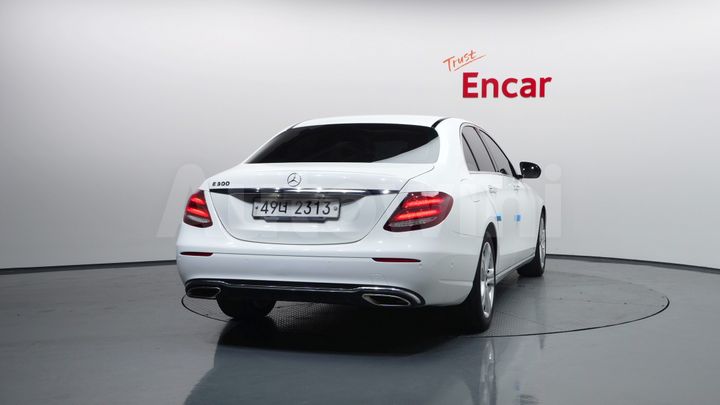 Mercedes-Benz E Class 2017 — 4