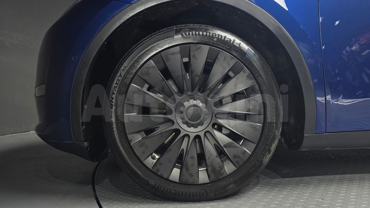 Tesla Model Y 2021 — 4