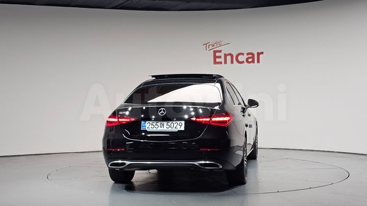 Mercedes-Benz C Class 2024 — 3