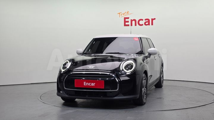 Mini Cooper 2023 — 3