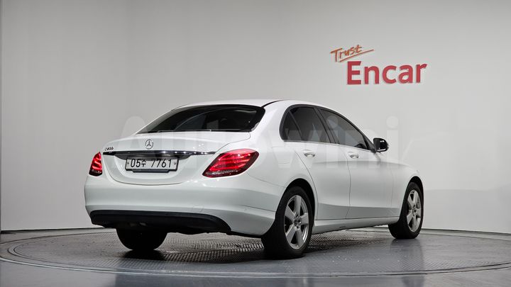Mercedes-Benz C Class 2018 — 2