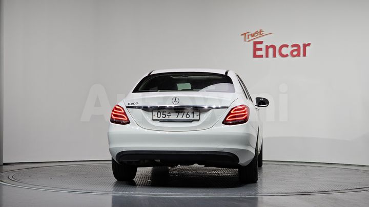 Mercedes-Benz C Class 2018 — 4