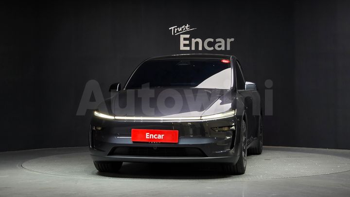 Tesla Model Y 2026 — 3