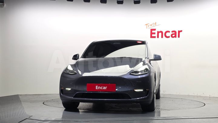 Tesla Model Y 2022 — 3
