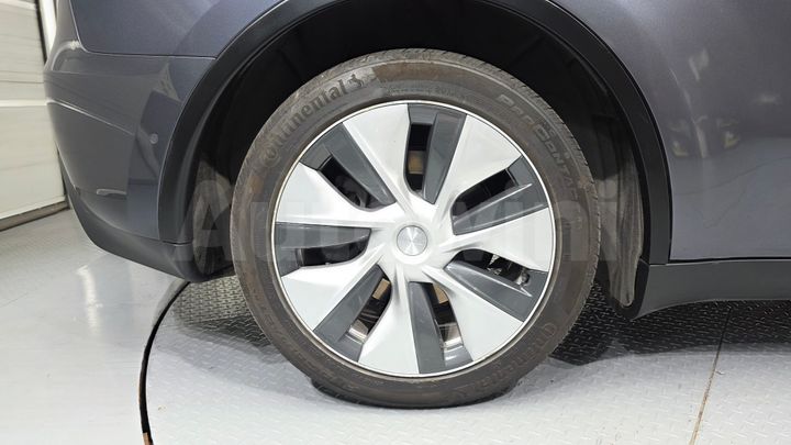 Tesla Model Y 2022 — 5