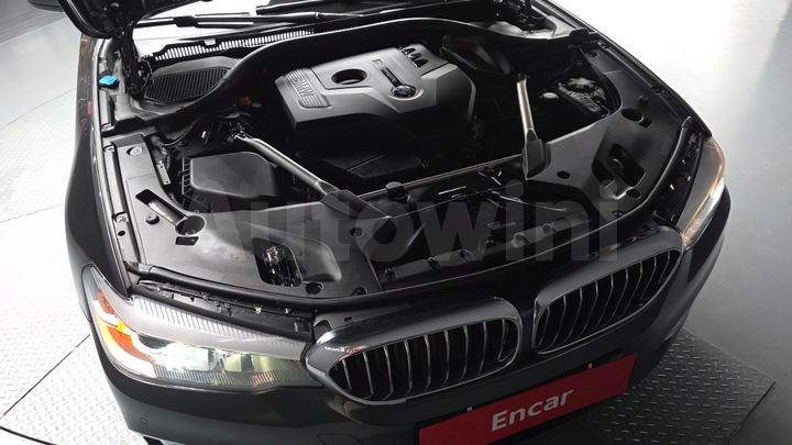 BMW 5 Series 2019 — 5