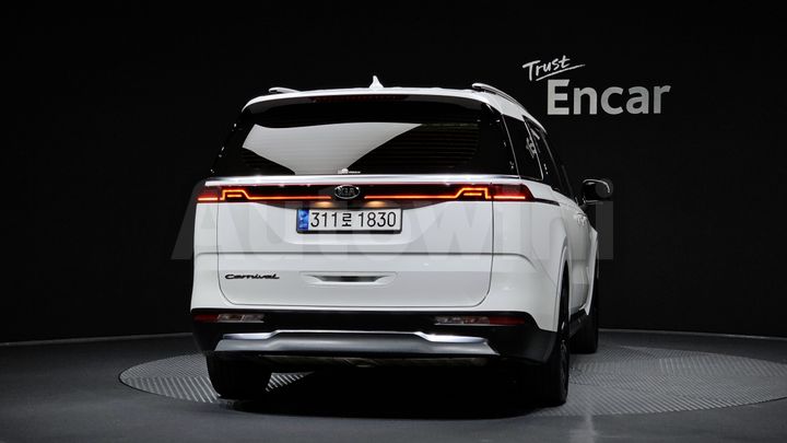Kia Carnival 2021 — 4