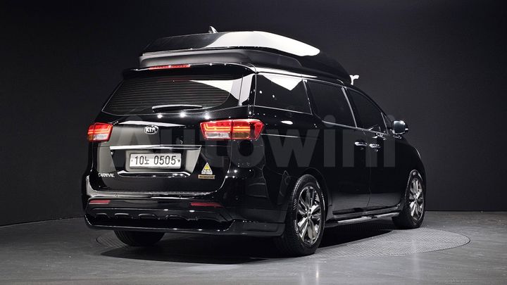 Kia Carnival 2017 — 2