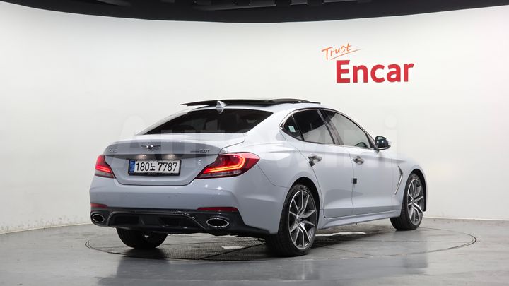 Genesis G70 2018 — 2
