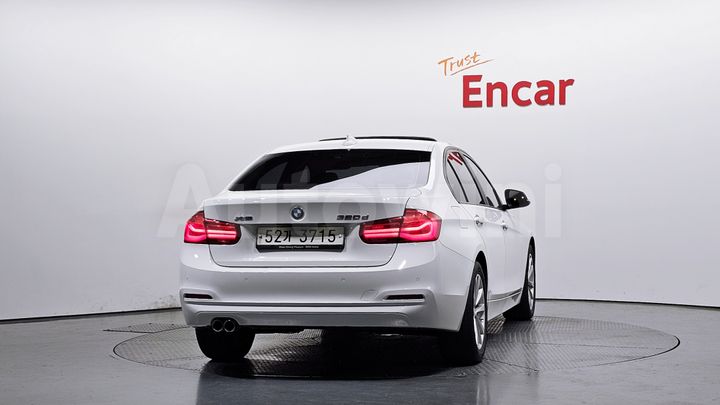 BMW 3 Series 2018 — 3