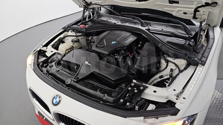 BMW 3 Series 2018 — 5