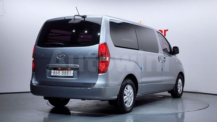 Hyundai Starex 2016 — 2