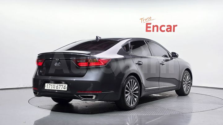 Kia K7 2017 — 2