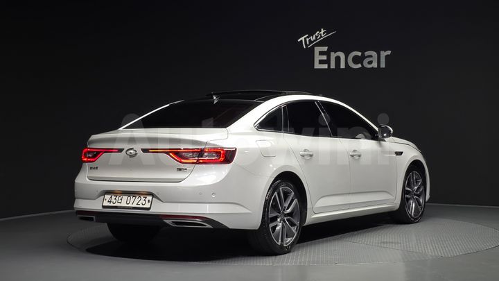 Renault SM6 2016 — 2