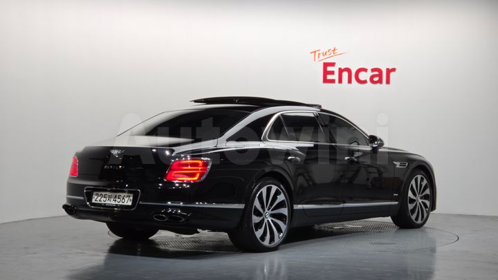 Bentley Flying Spur 2023 — 2